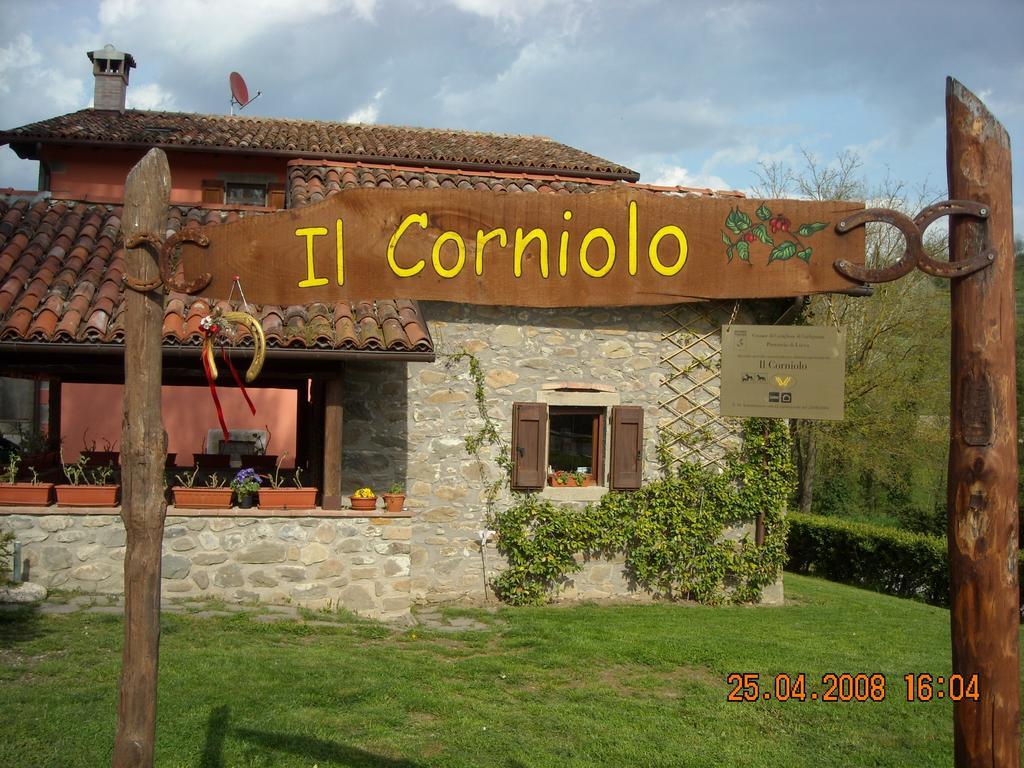 Agriturismo Il Corniolo Кастилионе ди Гарфаняна Екстериор снимка